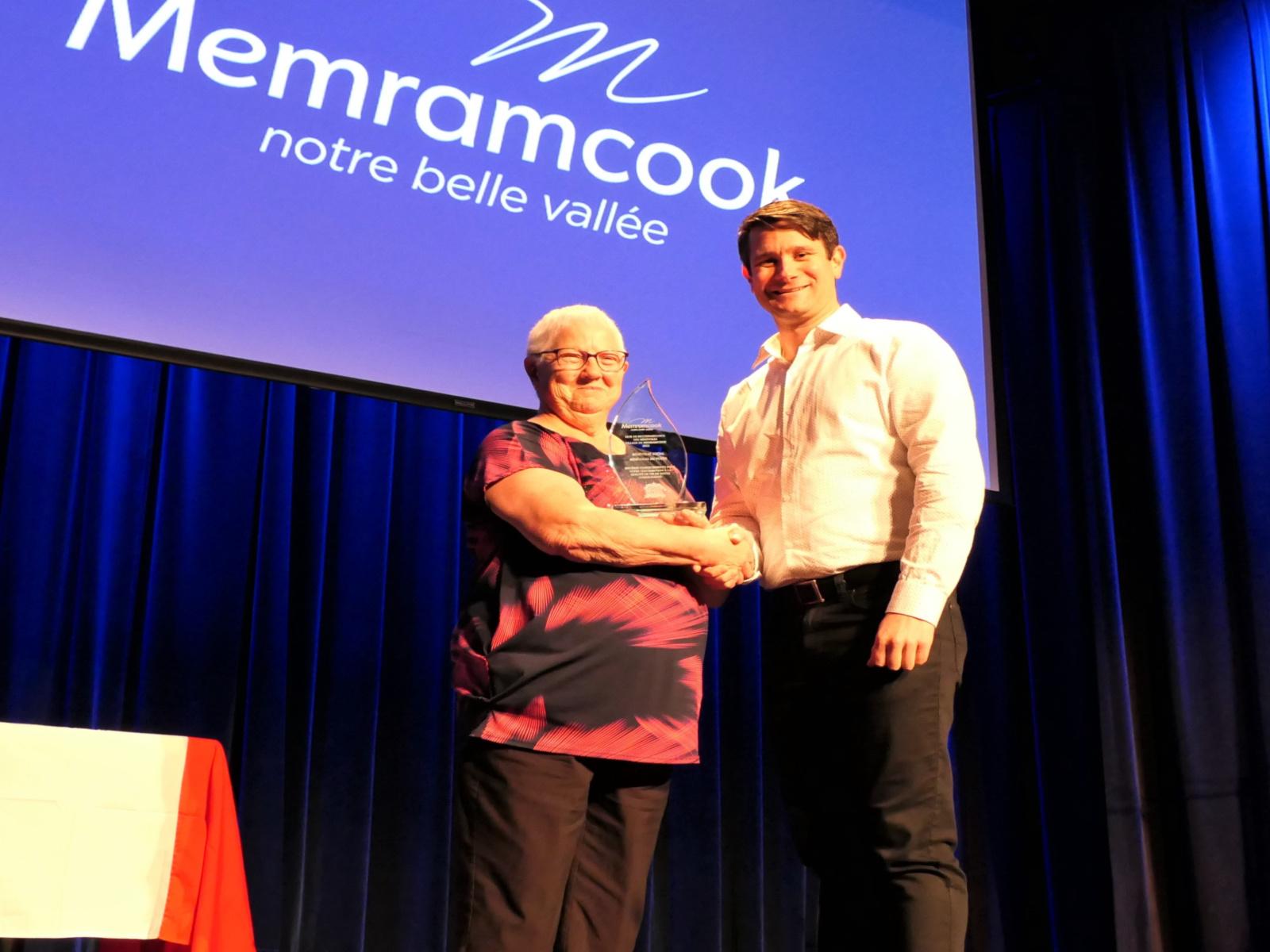 Photo 3 1600 x 12002