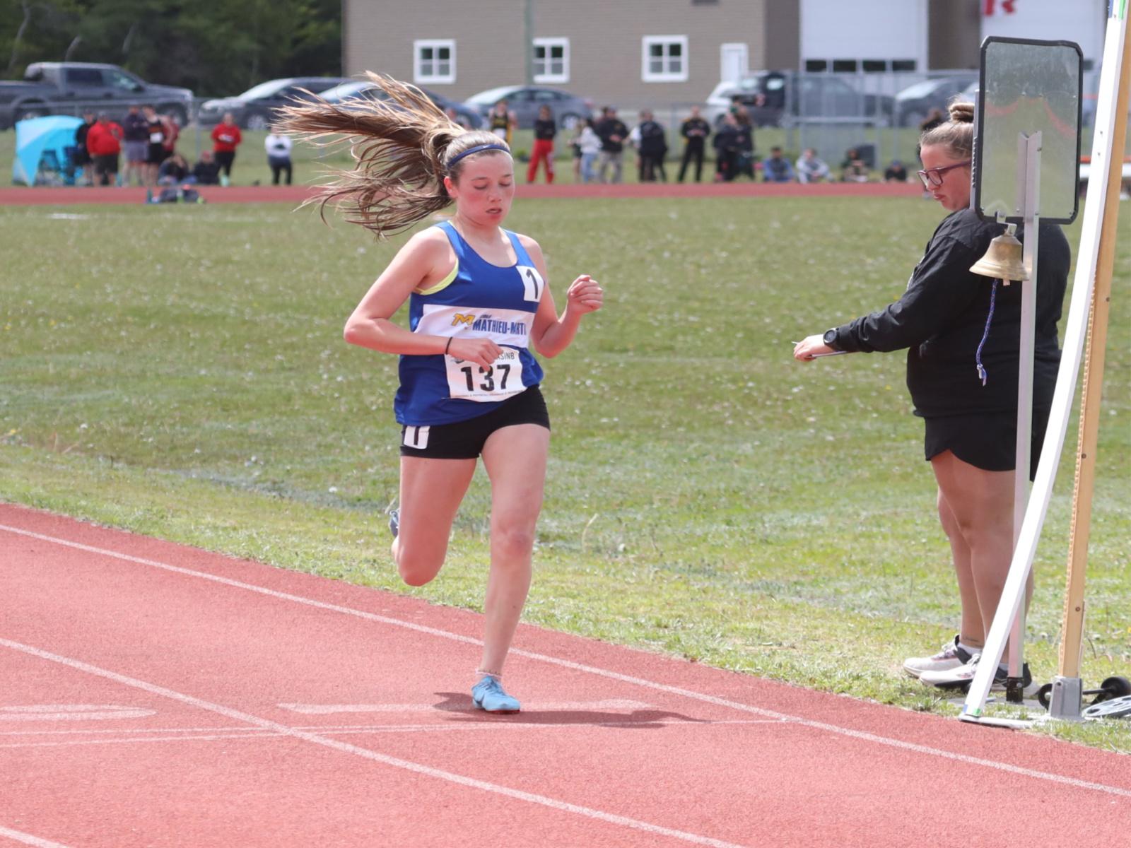 Julianna Lemaire 6 1600 x 1200