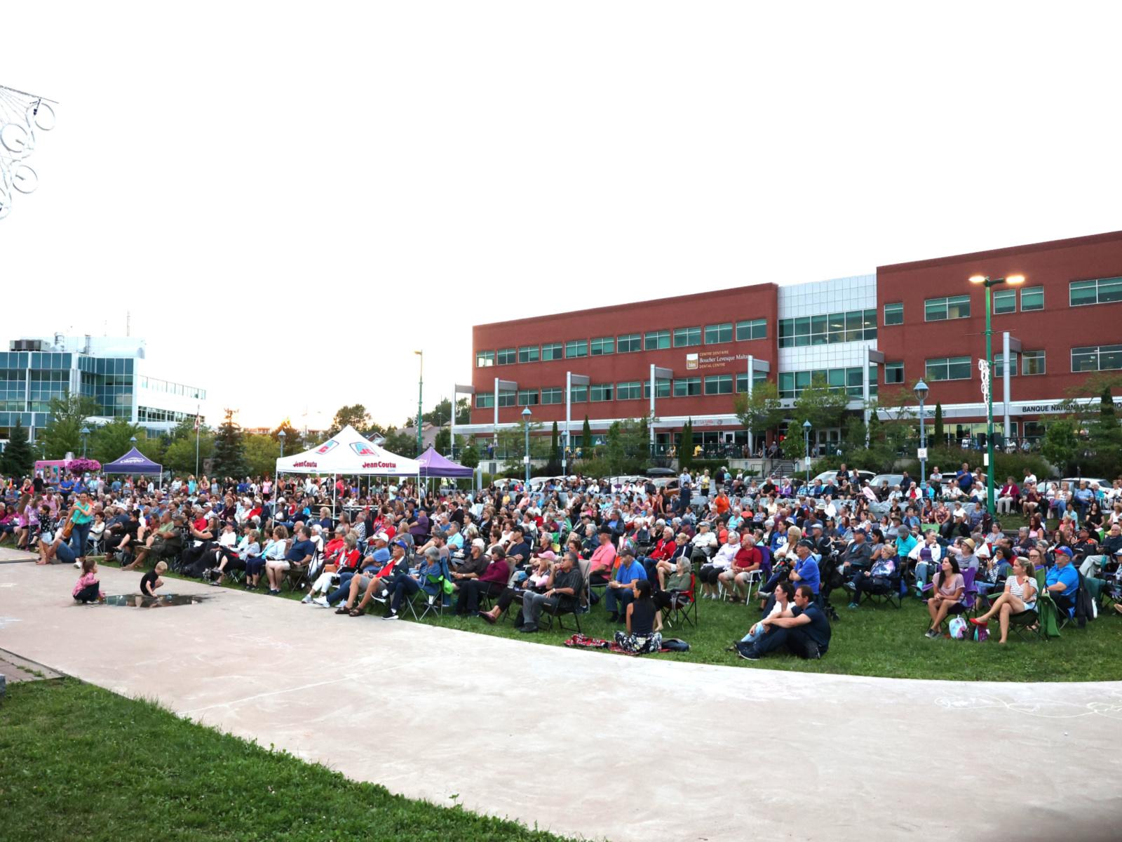 Daniel Goguen et Laurie LeBlanc populaires Image 1