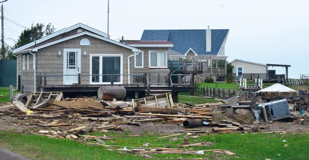 L’ouragan Fiona s’est abattu sur le Canada atlantique et a balayé la