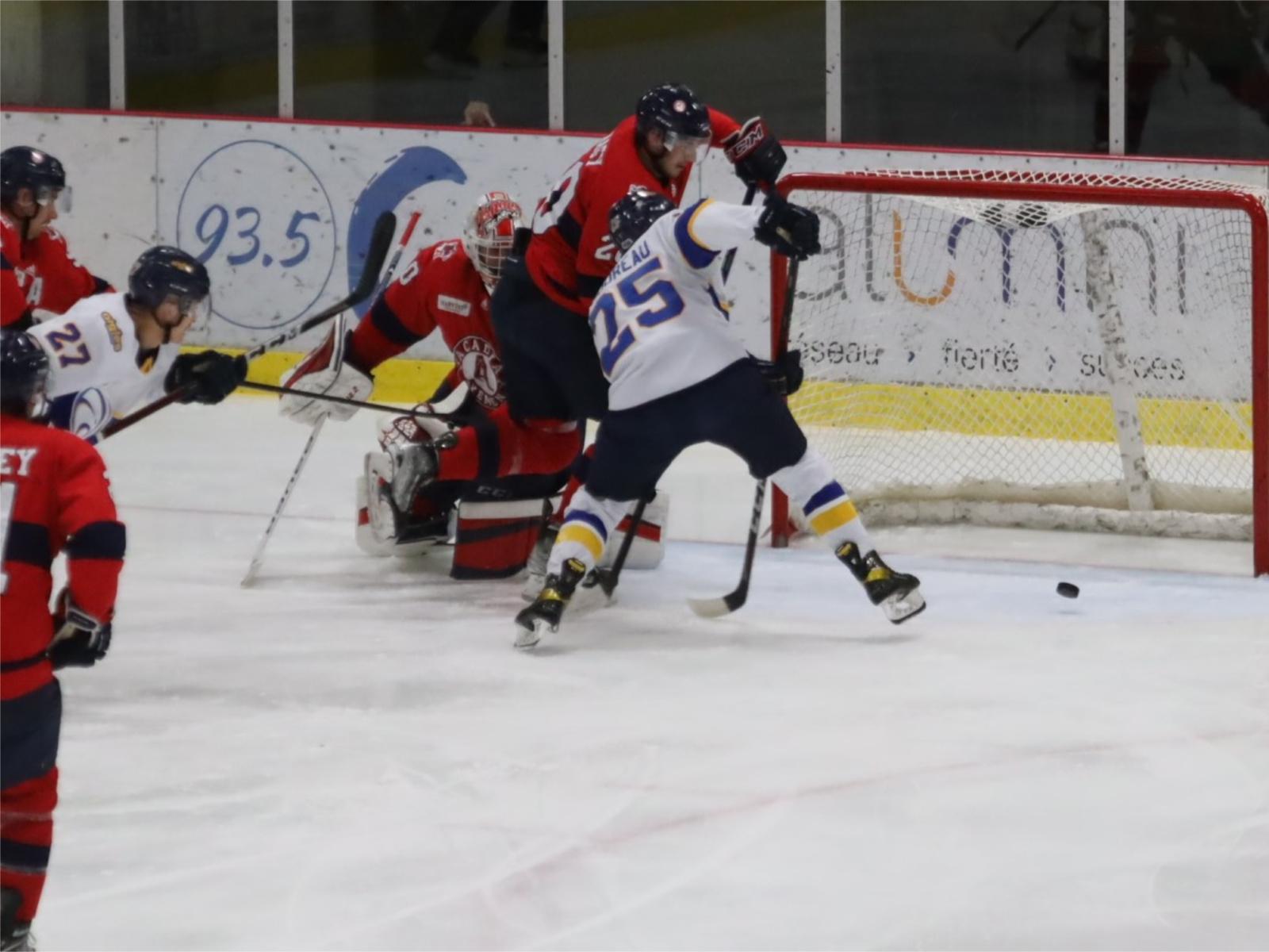Hockey : victoires des Aigles Bleus Image 1