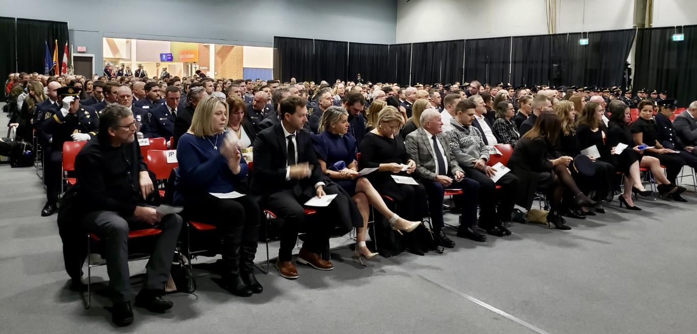 Salle comble Medium
