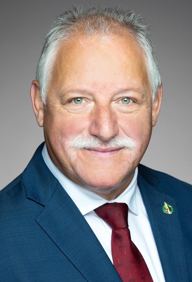 0303 Francopresse Comité des LO CT et Charte Darrell Samson Cr. Courtoisie