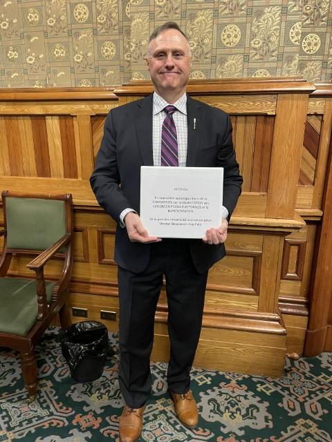 Jacques Pétition Small