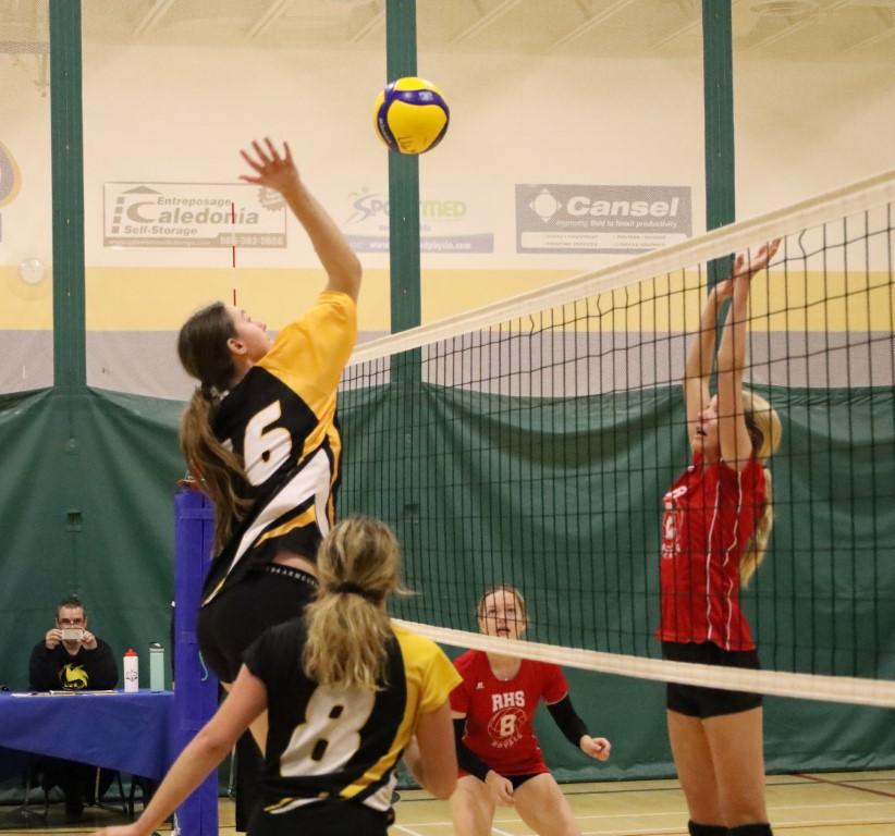 Brianna Bourque marque le point gagnant championnat Medium