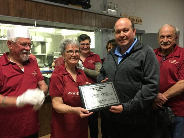 Louise Dupuis Bénévole féminin de lannée avec Maire Serge Léger