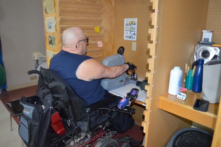 Moniteur Damien Tibas B Small