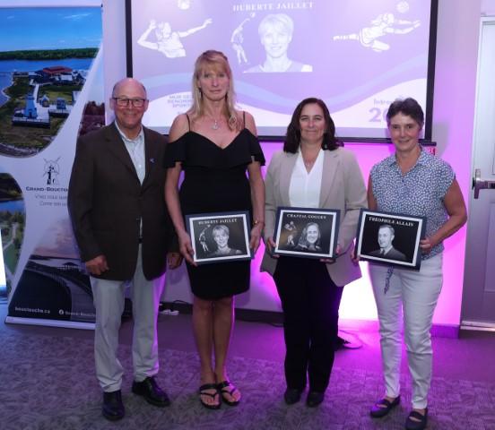 Intronisés et maire Small