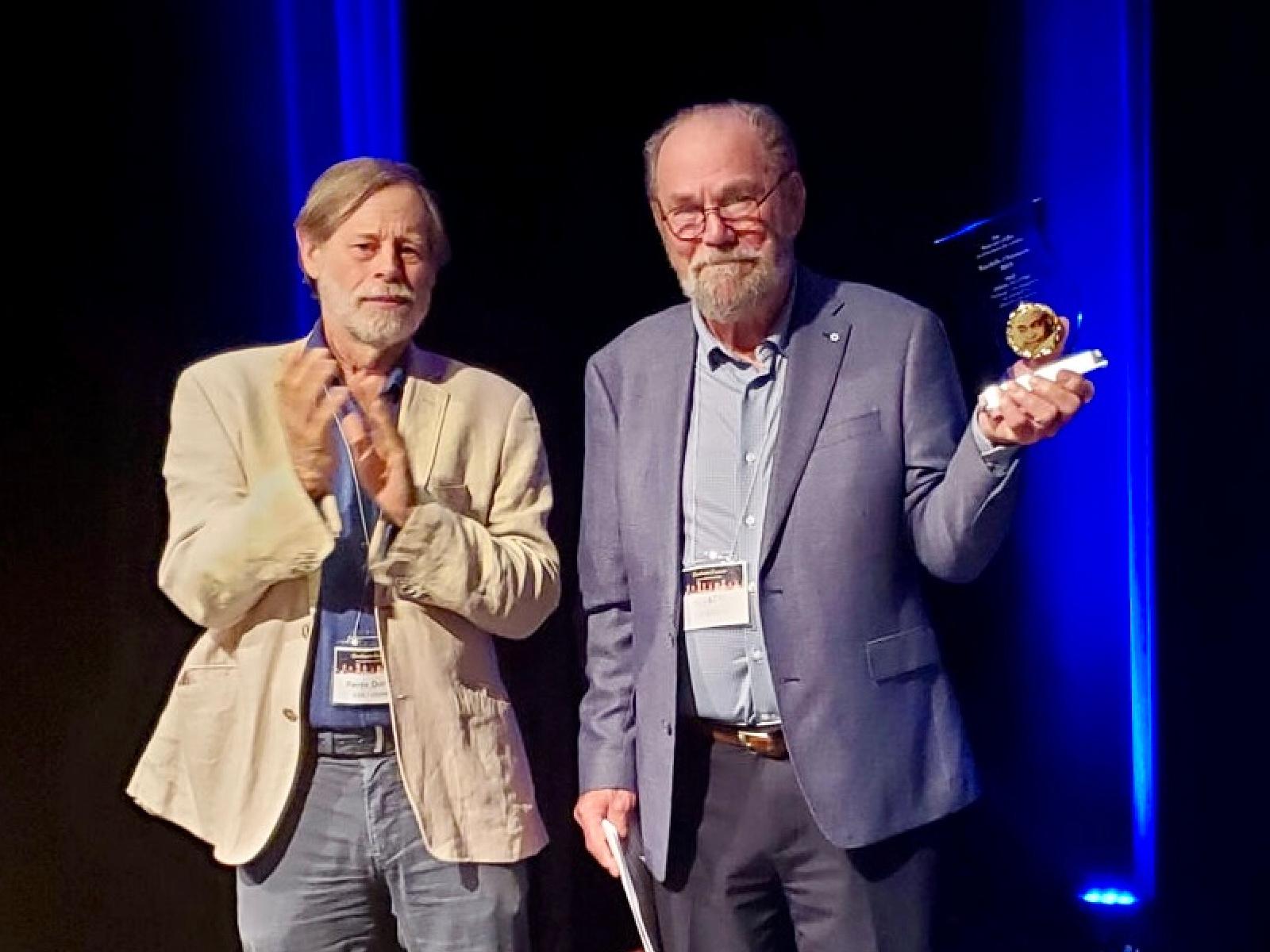 Euclide Chiasson reçoit le Prix Émile-Ollivier de ... Image 1