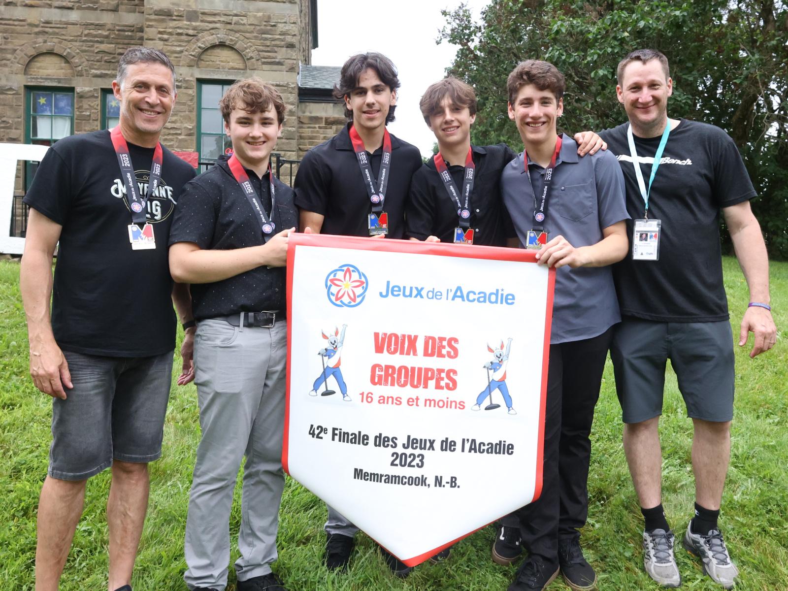 Moyenne Rig remporte la bannière de la Voix des groupes Image 1