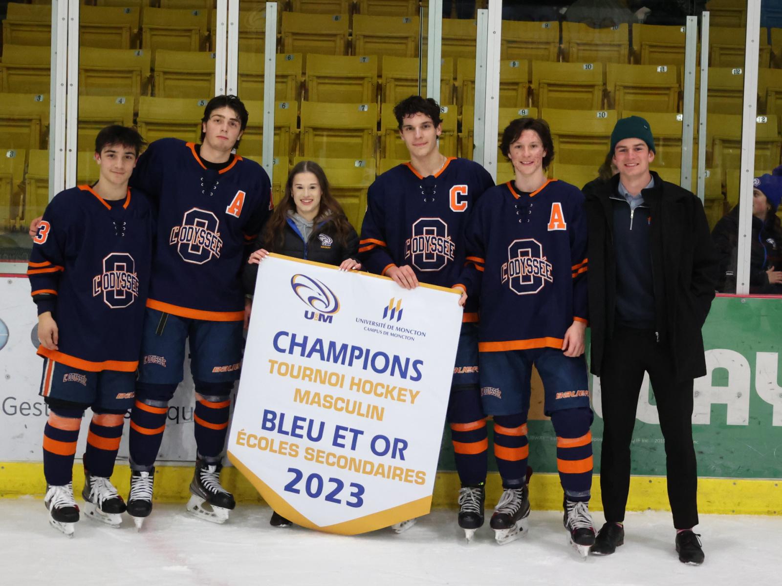 Les Olympiens de L’Odyssée champions du Tournoi gars Bleu ... Image 1