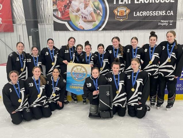  16 ans AA championne Small