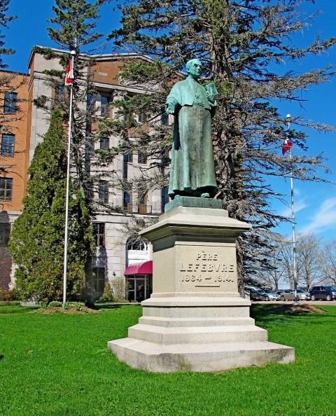 Statue Lefebvre Small