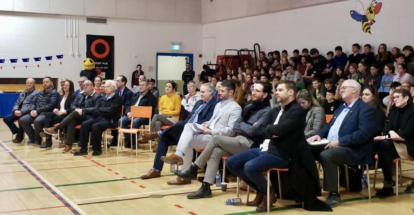 Dignitaires et élèves Small