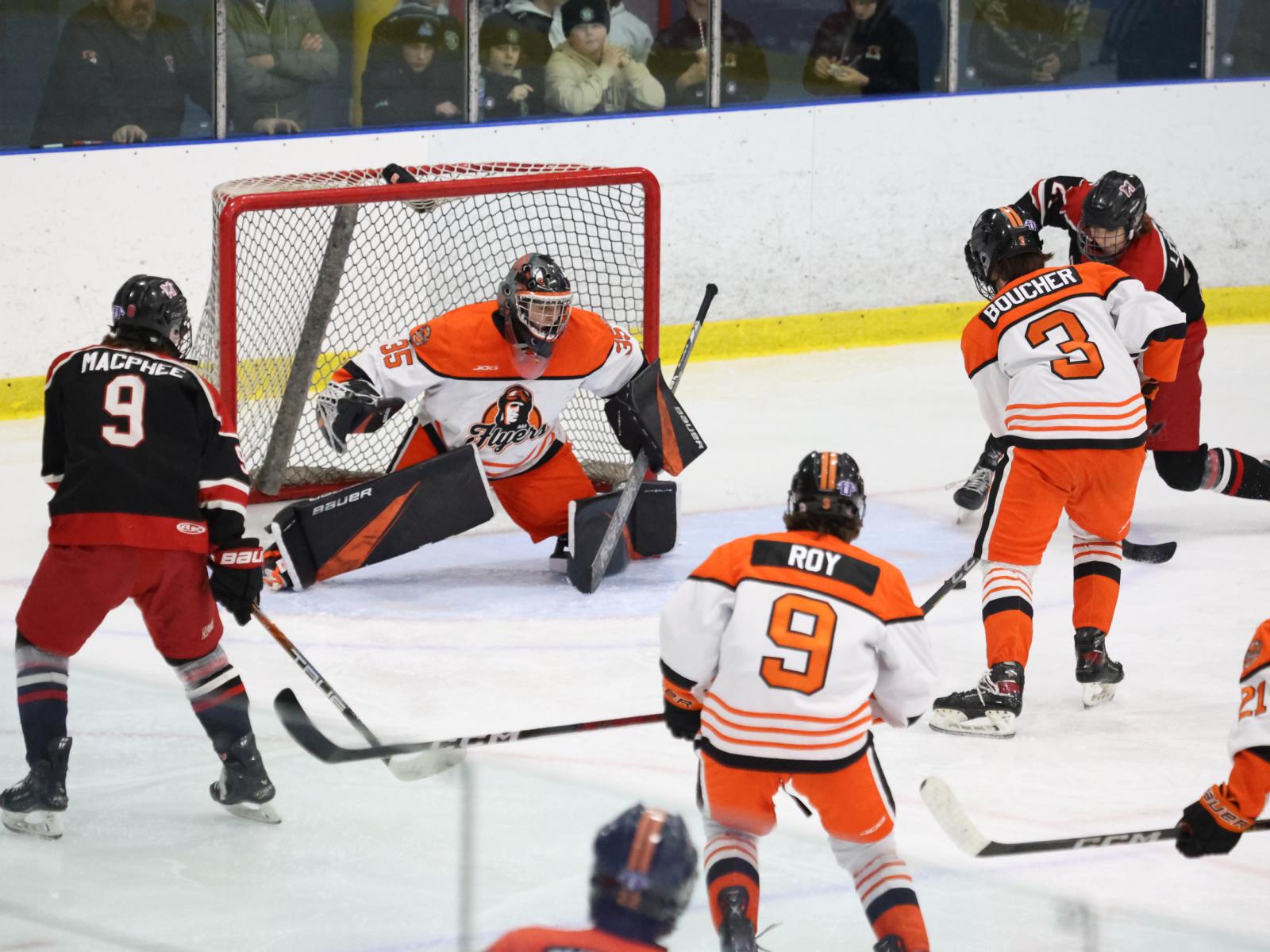 Le Moose et les Flyers se partagent les honneurs Image 1