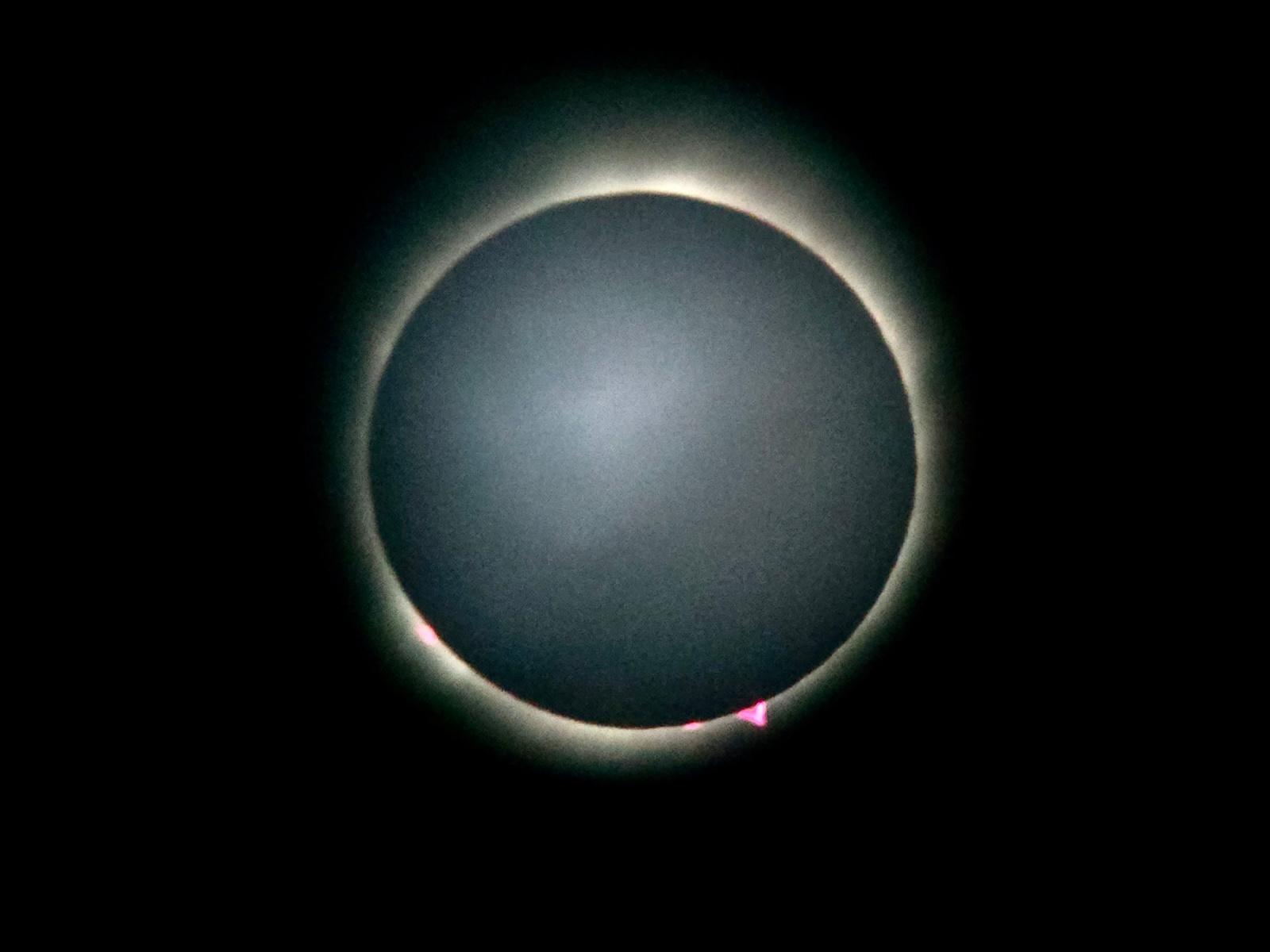 L’éclipse solaire a attiré les foules au sud-est et dans le ... Image 1