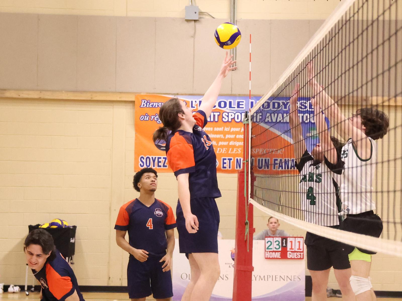 Matadors et Olympiens continuent à dominer au volleyball Image 1