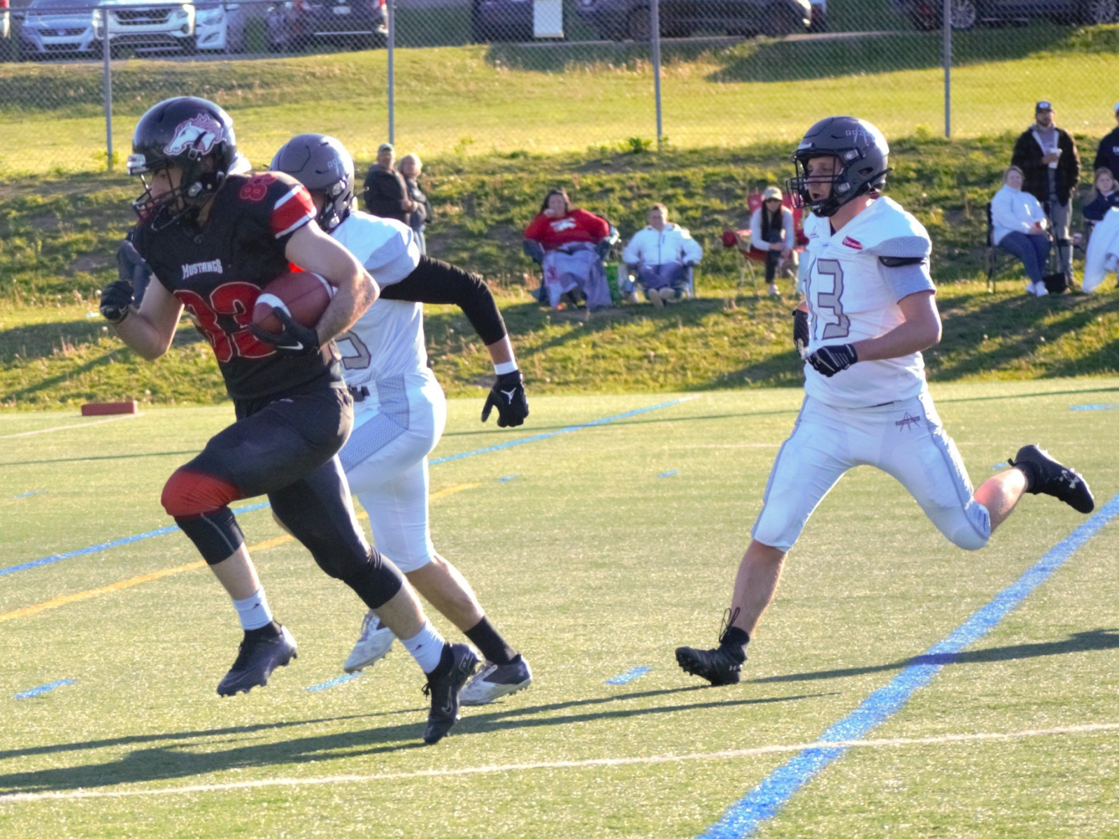 Une 5e victoire d’affilée pour les Mustangs Image 1
