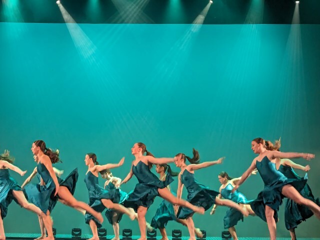 Choregraphie des finissantes Small