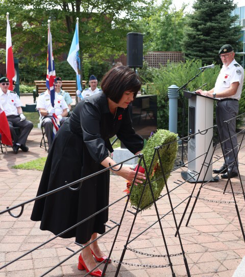 ministre fédéral des anciens combattants Gionette Petitpas Taylor Small