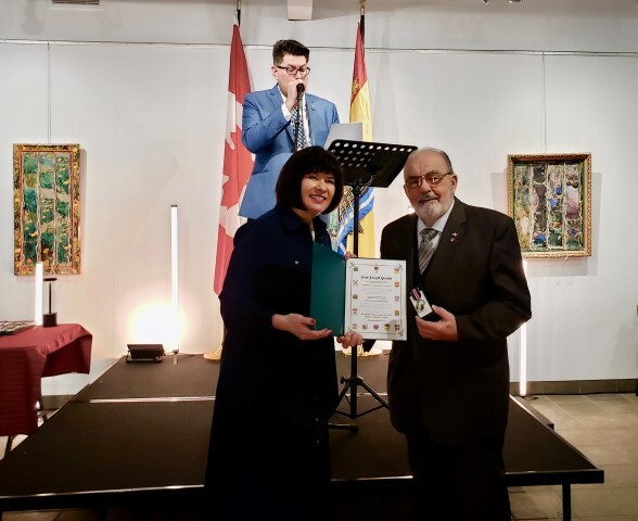 Jean médaille Small