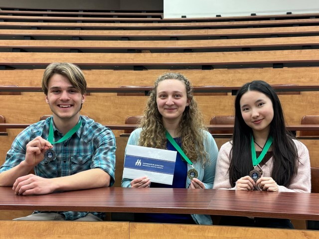 Photo gagnants de la 9e à la 12e année Small