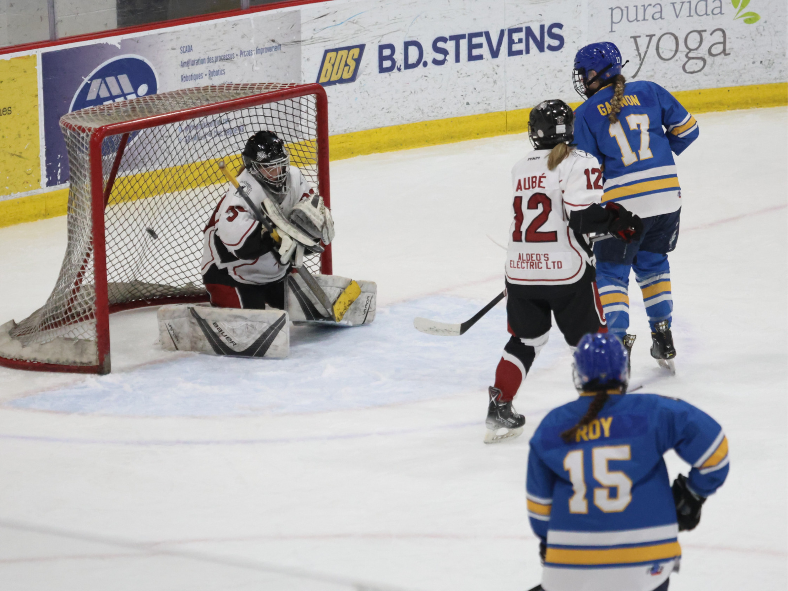 Olympiennes et Vedettes au tournoi provincial AAA à Dieppe Image 1