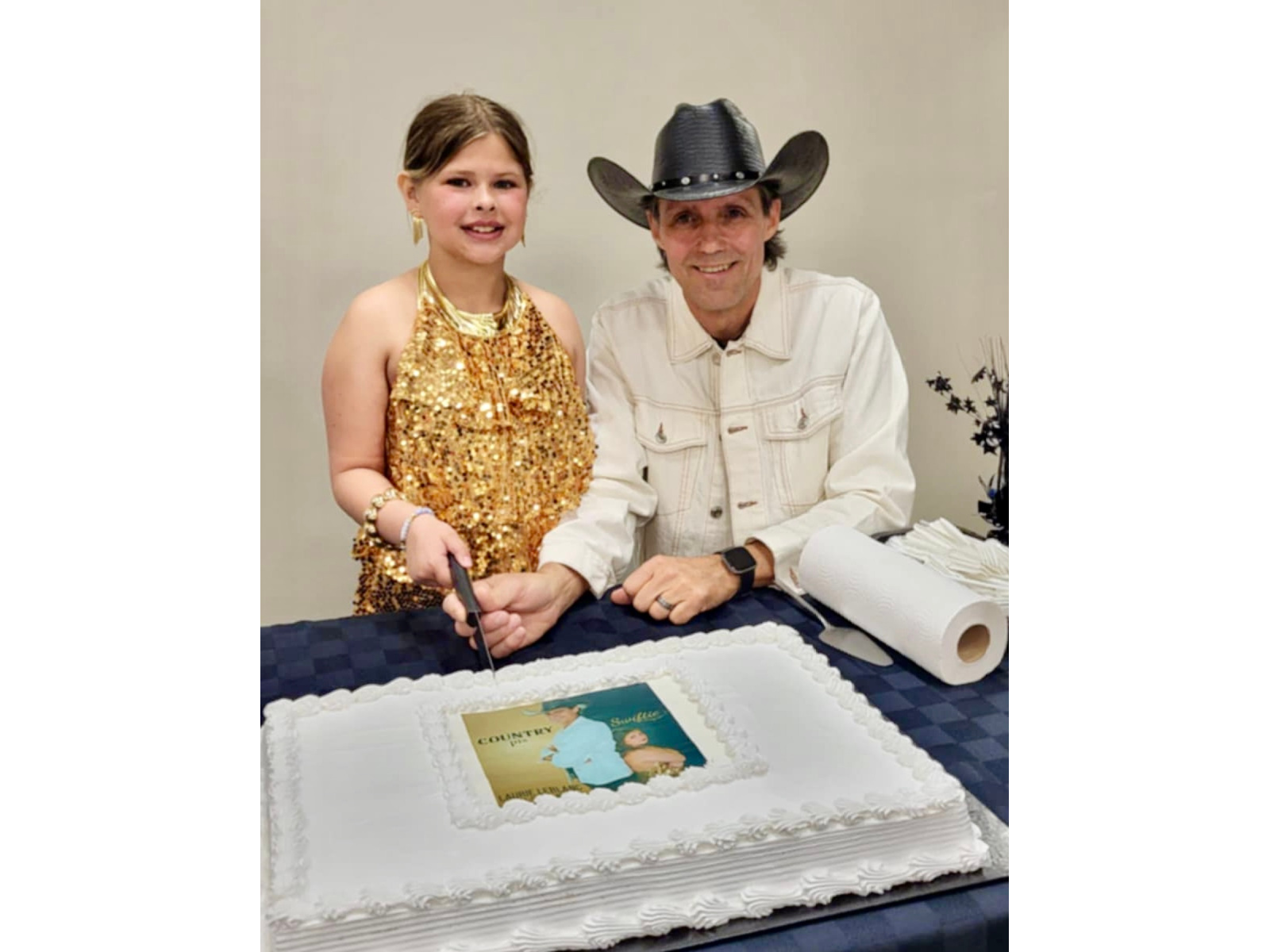 Laurie LeBlanc célèbre 15 ans de carrière avec une chanson ... Image 1