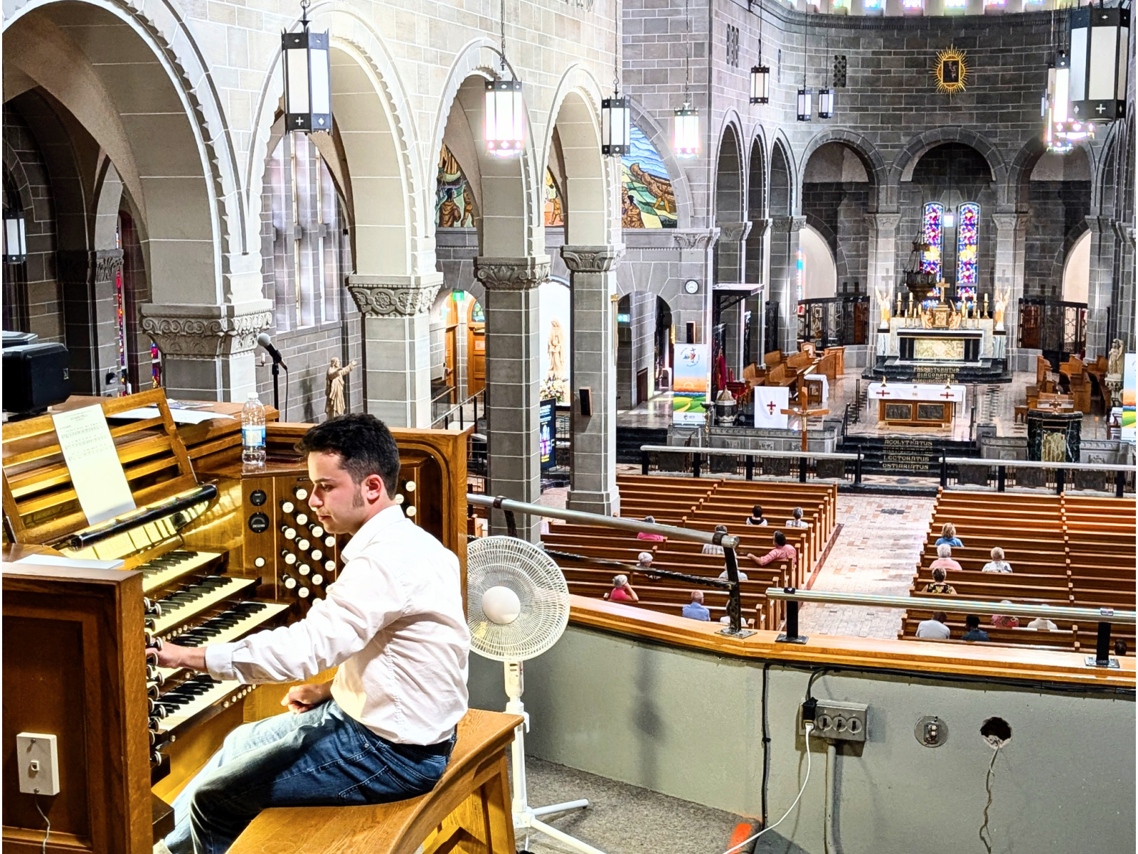 Élie LeBlanc enchante les mélomanes à la cathédrale Image 1