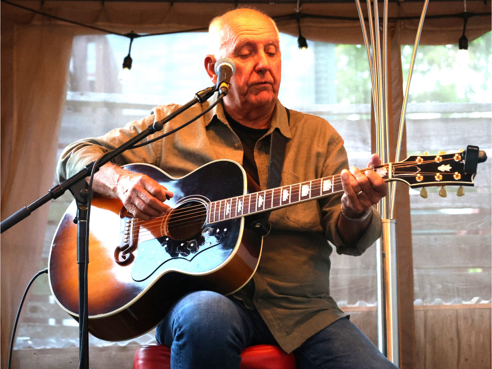 Ronald Bourgeois : un ambassadeur et grand artiste acadien Image 1