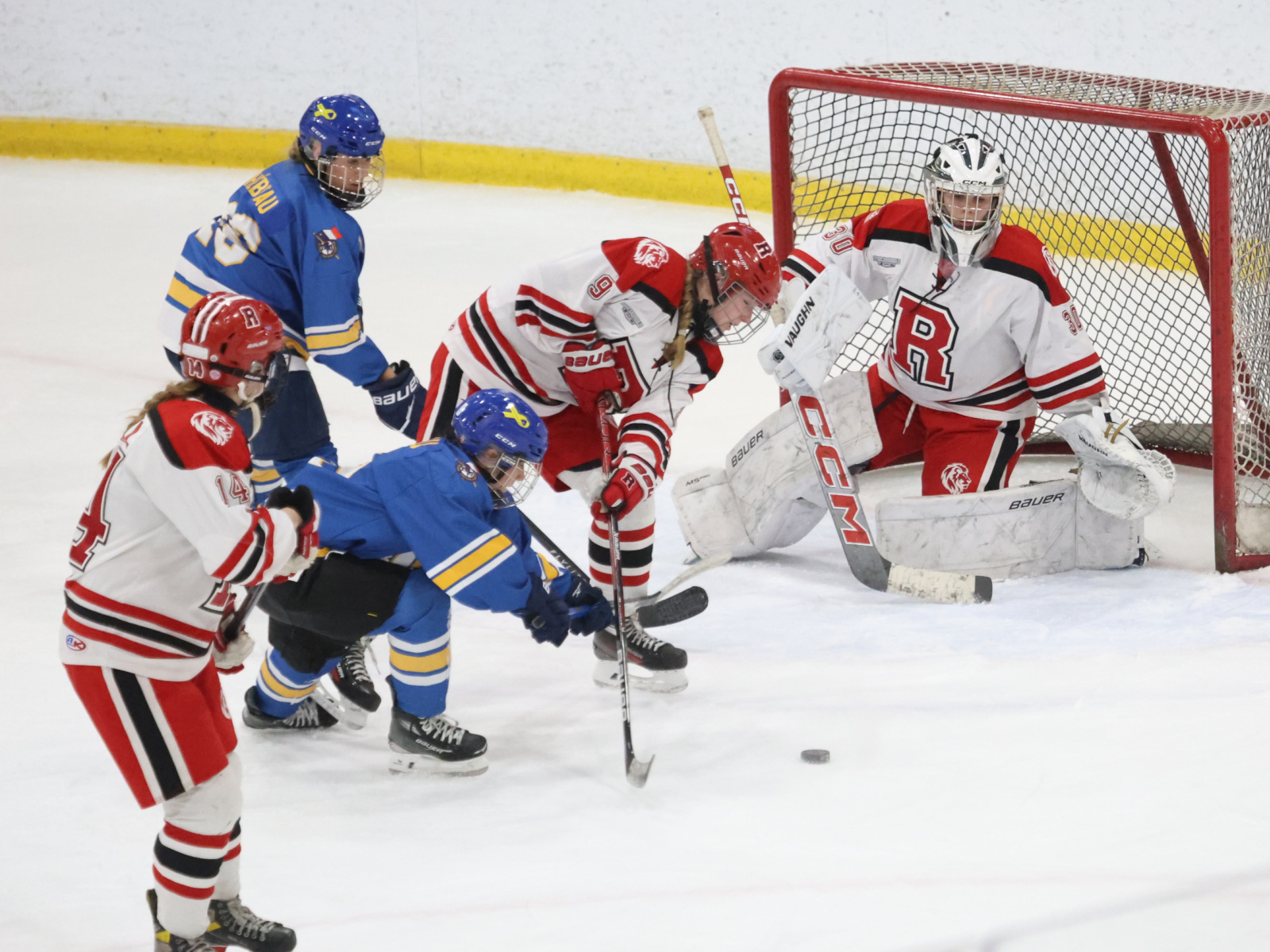Hockey filles : victoires des Vedettes et des Cavalières Image 1