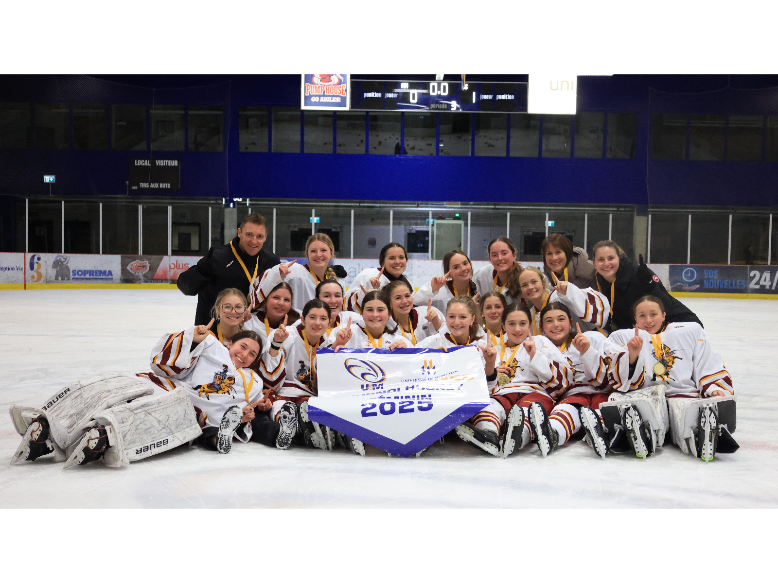 Les Cavalières championnes du tournoi annuel de hockey ... Image 1