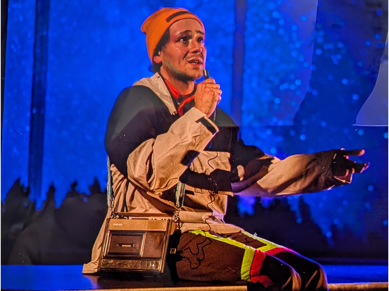 Bouée : fragile humanité à la dérive dans l’immensité