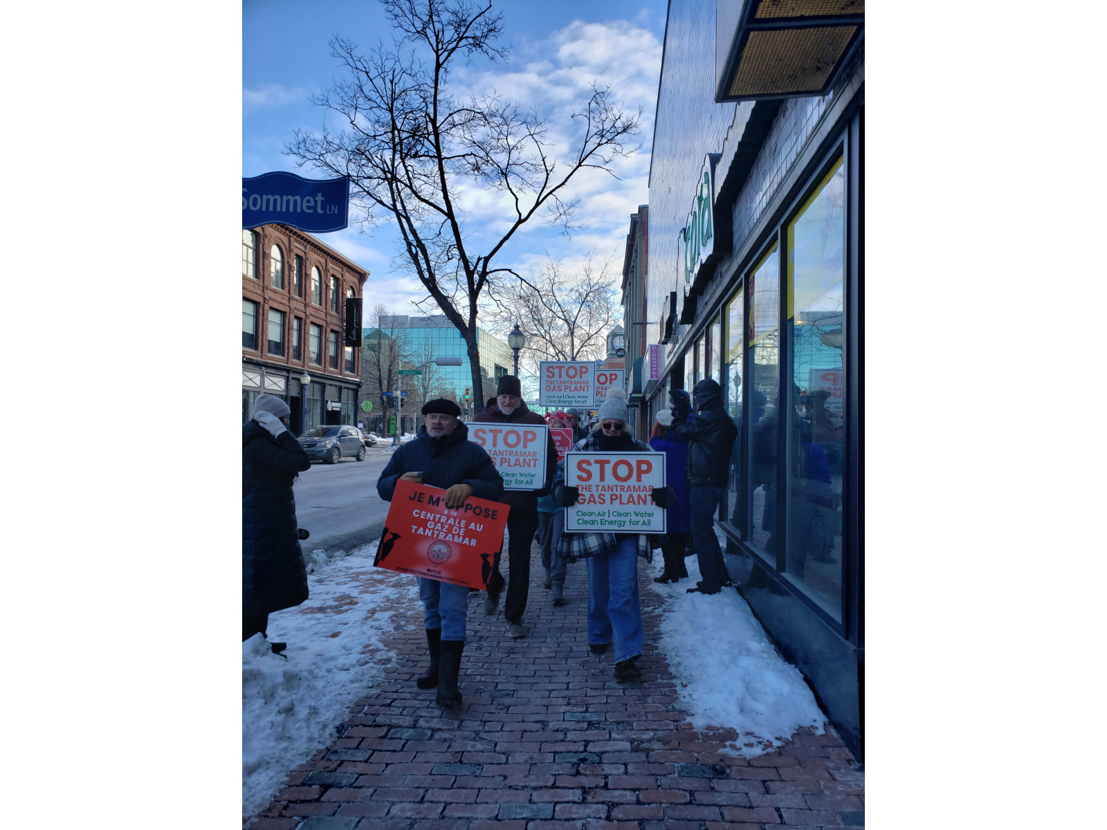 MANIFESTATION CONTRE LE PROJET DE CENTRALE AU GAZ