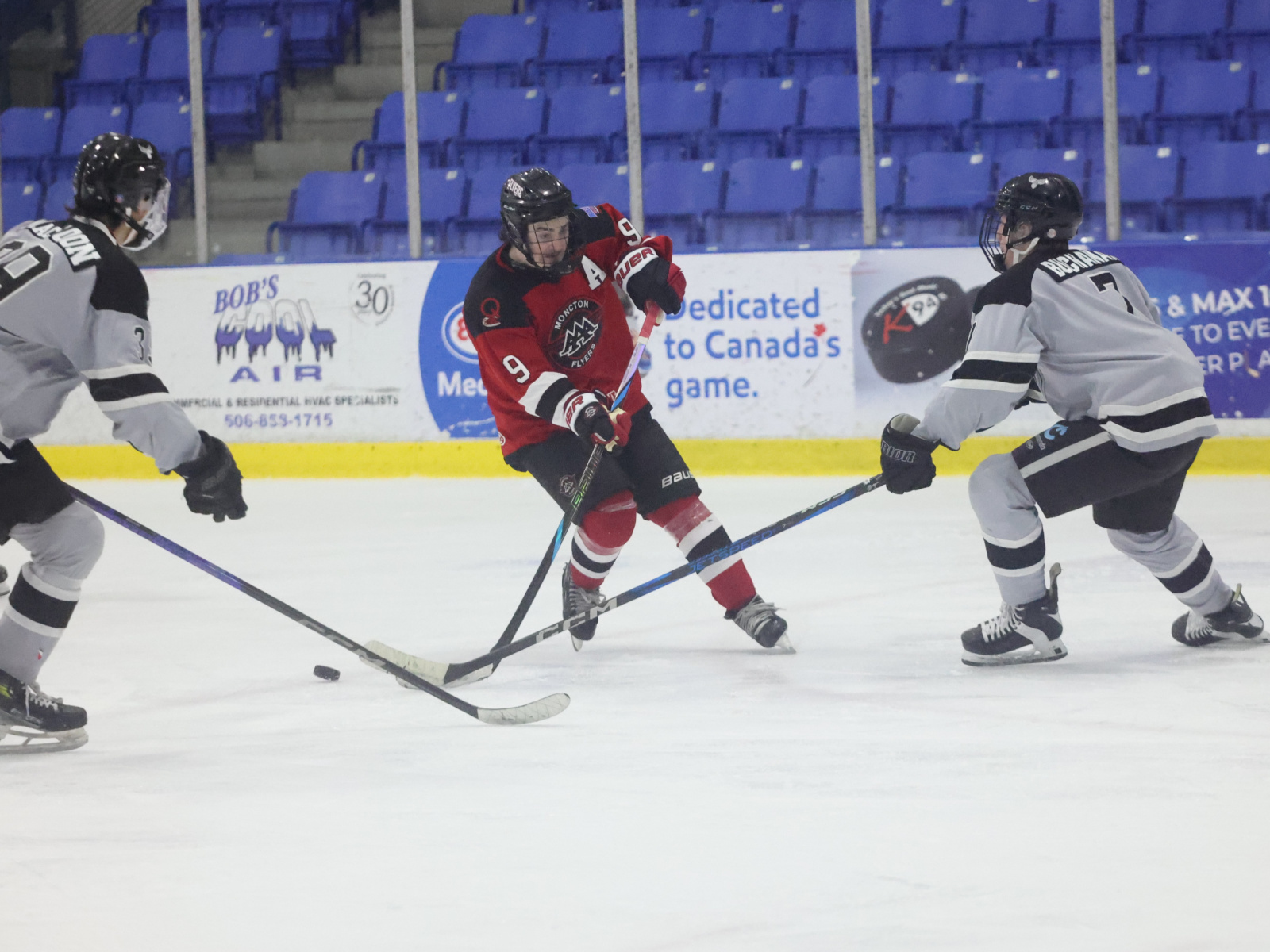 Les Flyers et les Vito’s de Saint-Jean s’affrontent en ... Image 1