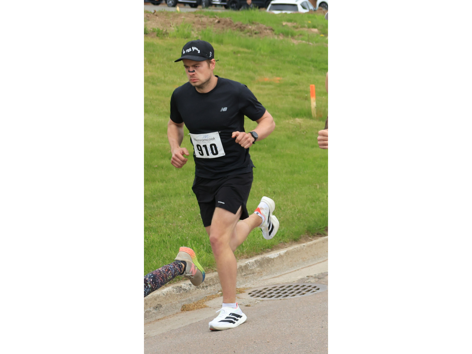 Jacob Boudreau termine le Marathon de Boston Image 1