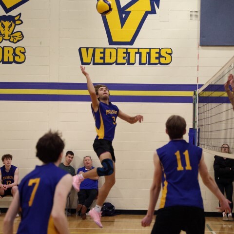 Matadors seniors attaque Small