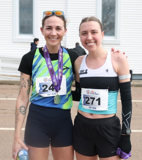 Catherine Thompson et Julia Reid Howell Small