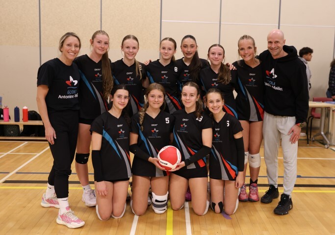 Antonine Maillet volleyball filles Small