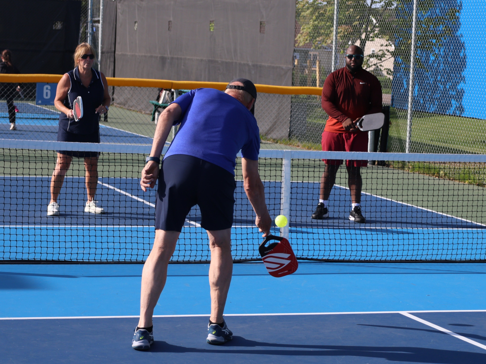 Les terrains de pickleball occupés