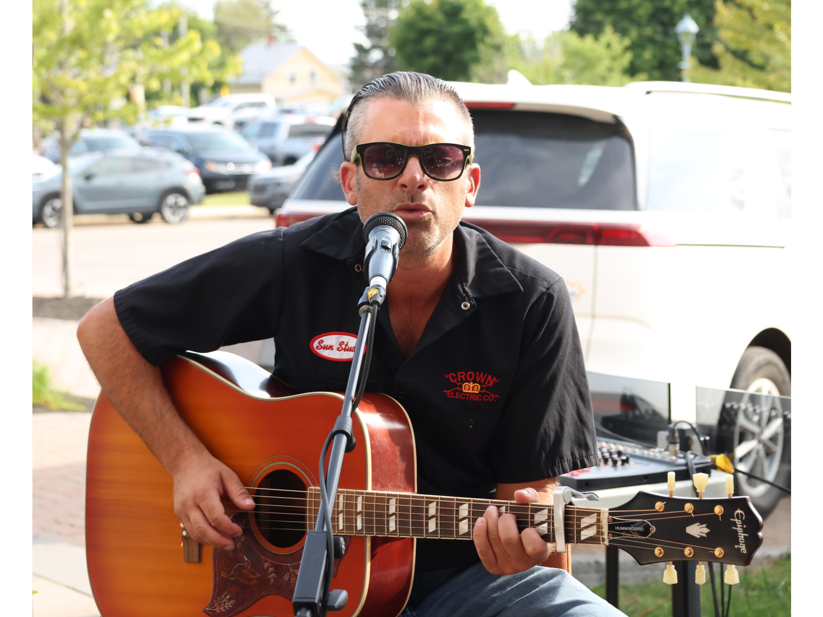 J.P. LEBLANC ENCHANTE SON PUBLIC