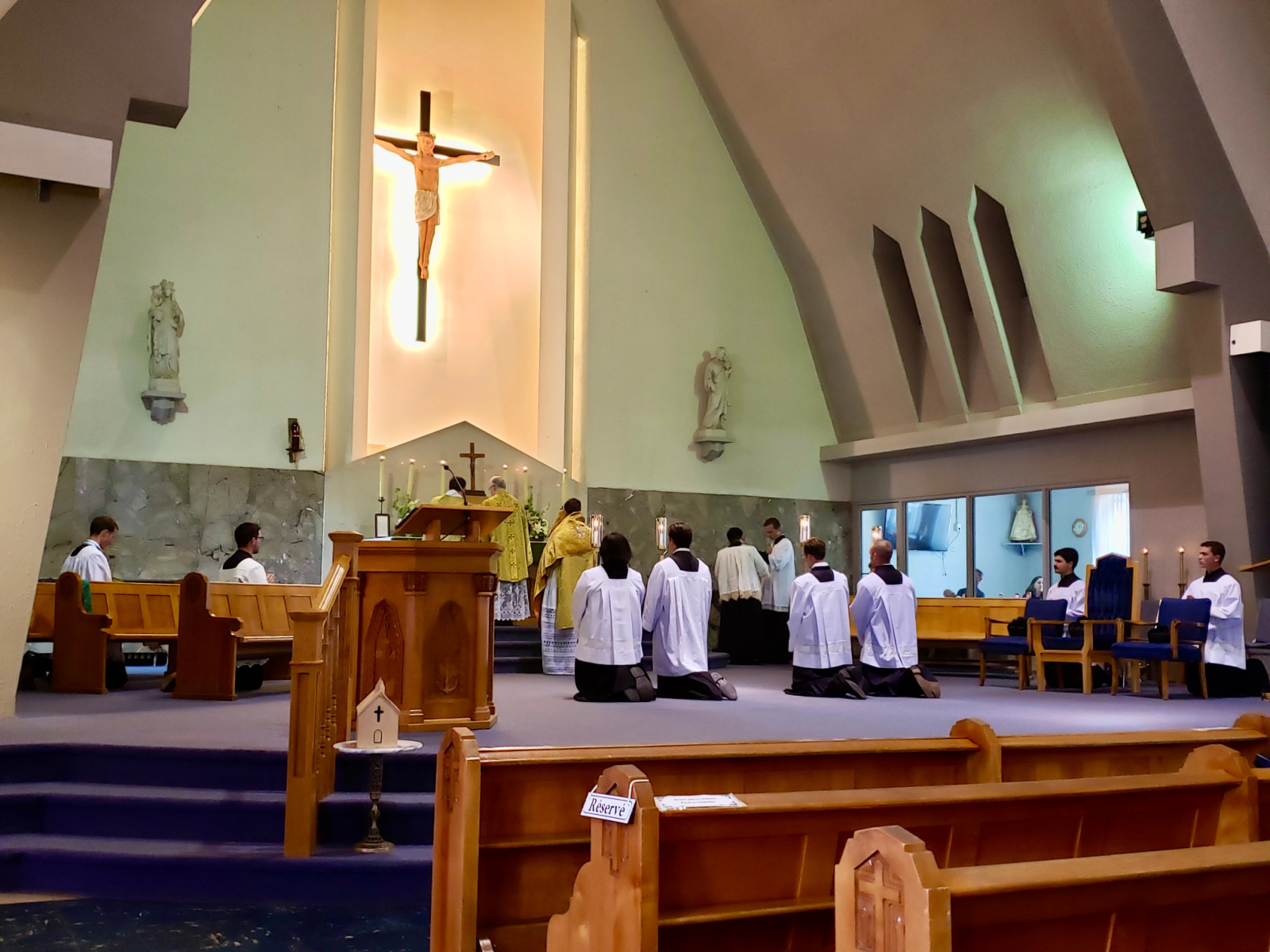 La messe traditionnelle retrouve sa place dans l’Église à ... Image 1