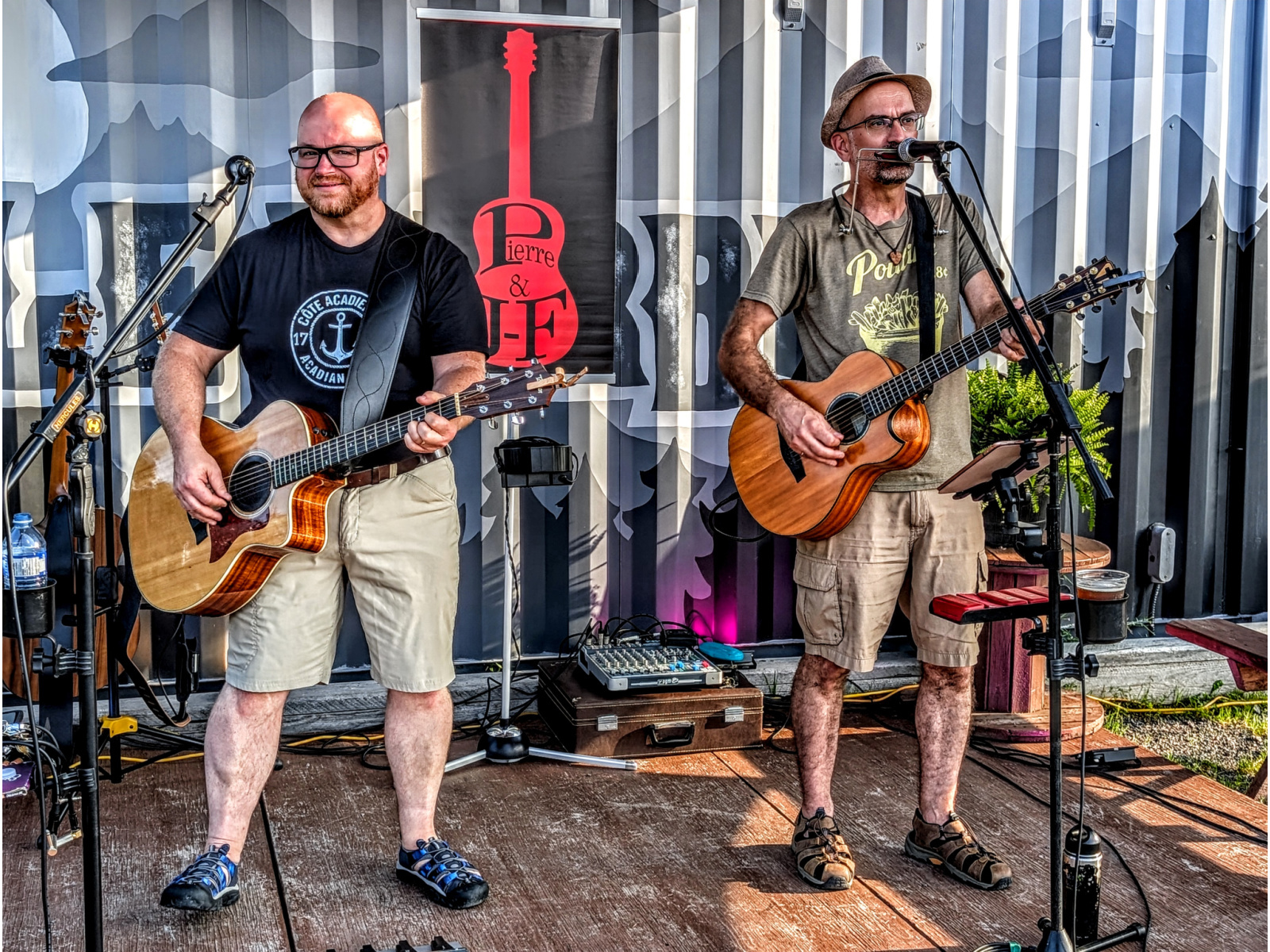 Pierre et JF en spectacle au BarBu