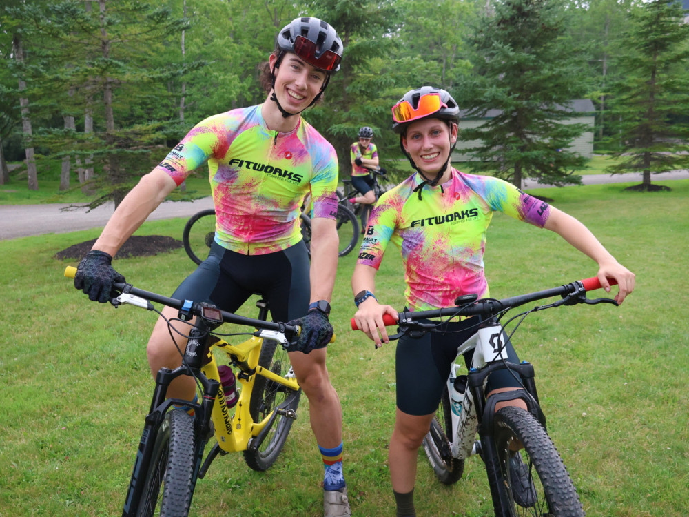 Les champions de la série de vélo de montagne couronnés à ...